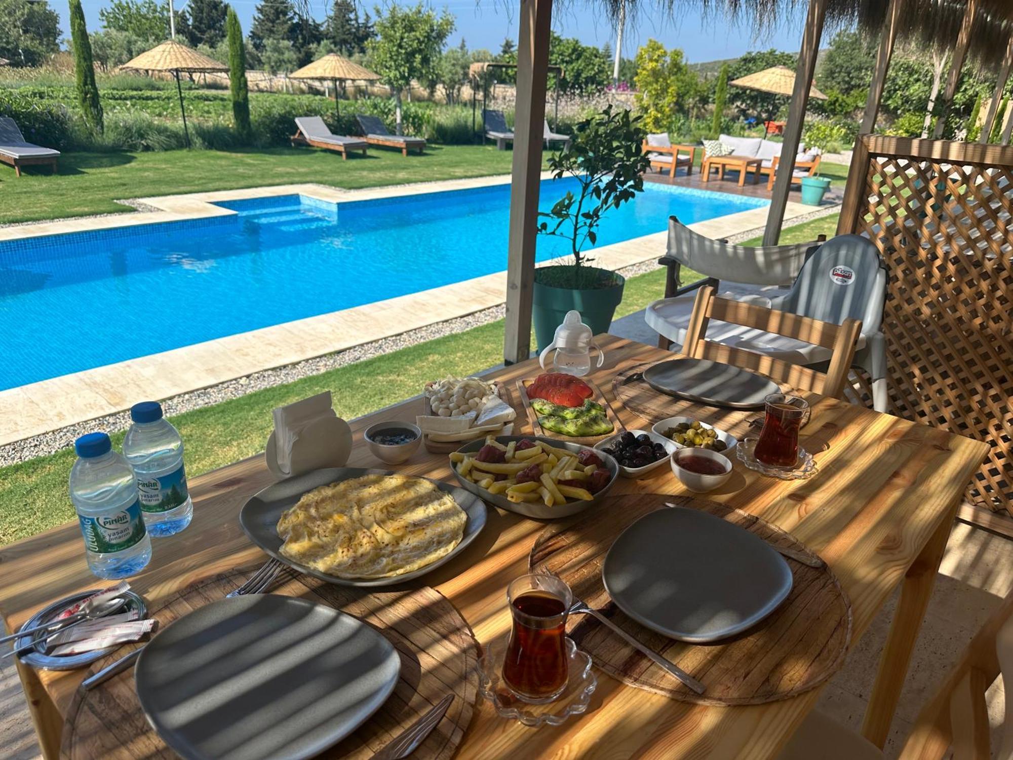 Ride And Stay Çeşme Exterior foto